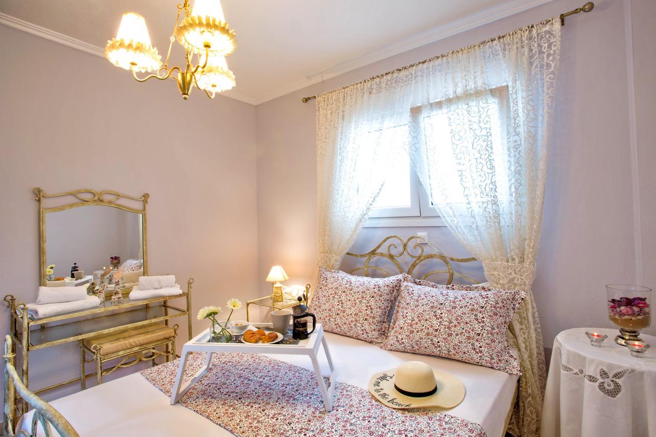 Golden Suites Ofrínion エクステリア 写真