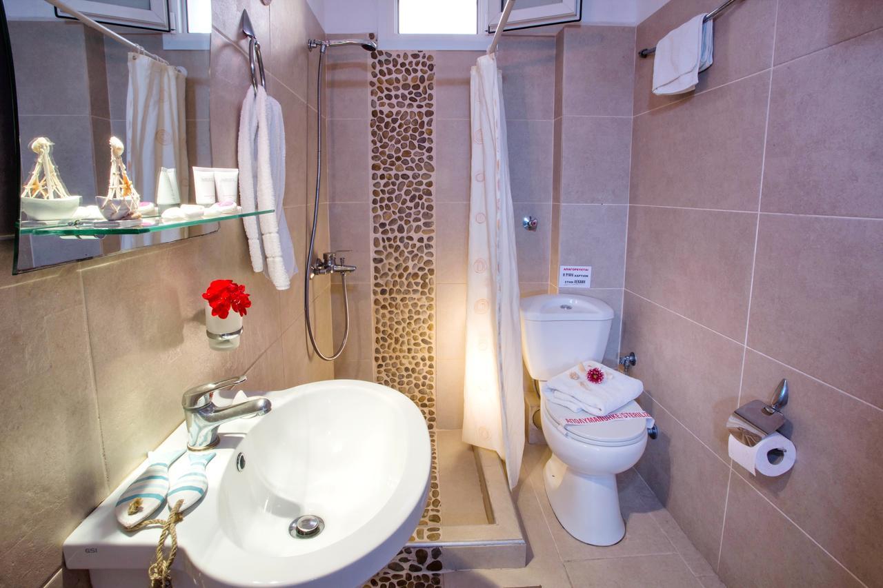Golden Suites Ofrínion エクステリア 写真