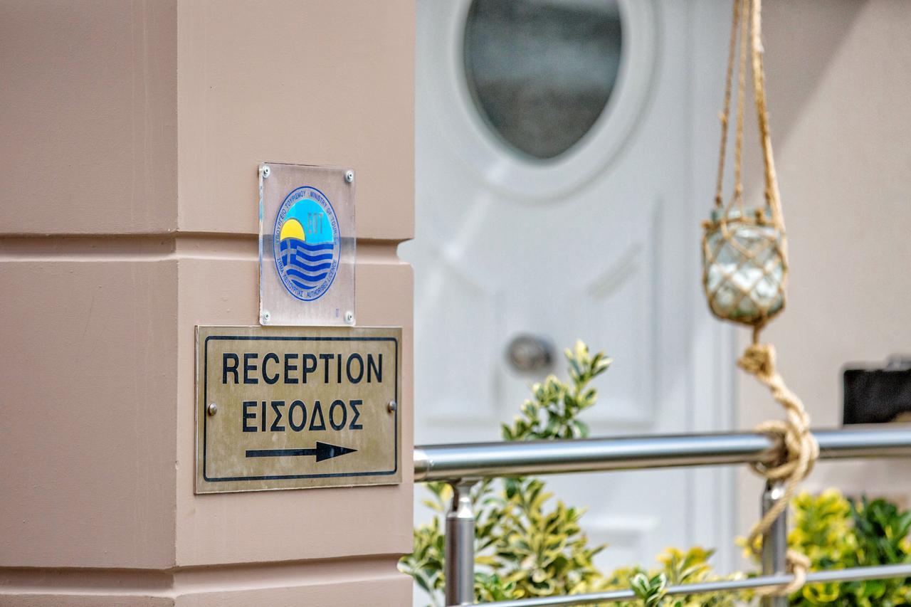 Golden Suites Ofrínion エクステリア 写真